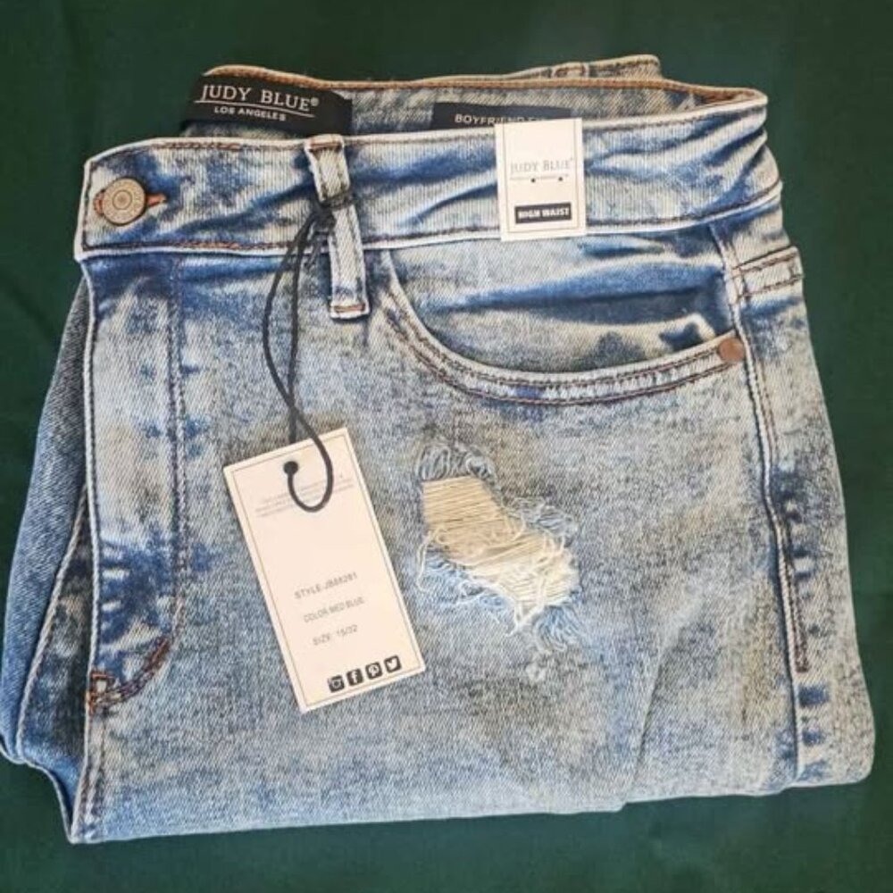 Judy Blue Acid Wash Boyfriend Jean Size 15 NWT